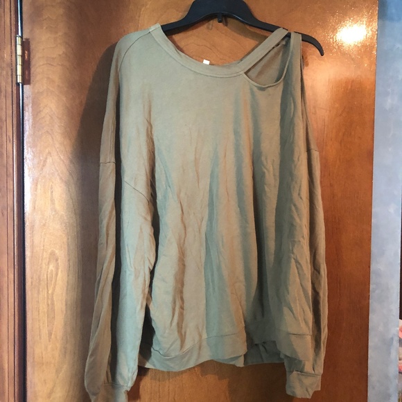 Express Tops - Single cold shoulder crewneck